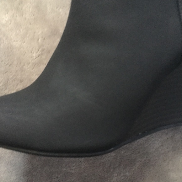 Women’s Black Suede Ankle Wedge Boots New in Box - Picture 14 of 16